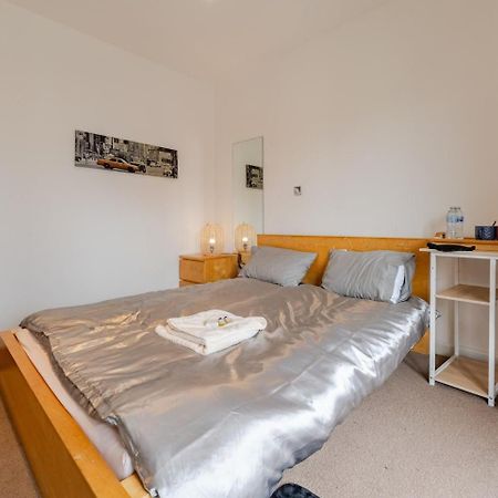 Private Room In Cardiff City Center Exterior foto
